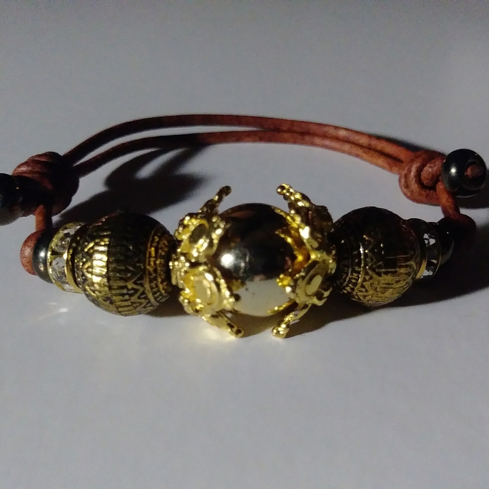🆕Handcrafted Gold Bead Bracelet NWOT
